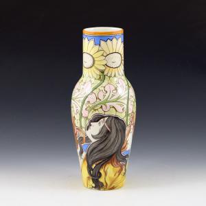 Vaso con figure femminili e girasoli